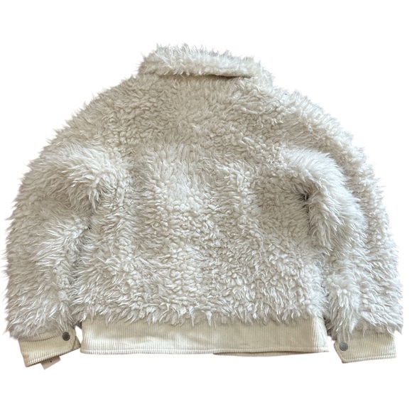 BCBGeneration Zip Front Fuzzy Faux Fur Jacket in Cream Size Medium Fully Lined - Picture 8 of 8